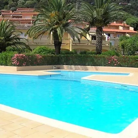 3 Pièces 6 Pers Avec Terrasse, Clim, Piscine Privée, Parking - Fr-1-251-81 * Le Lavandou