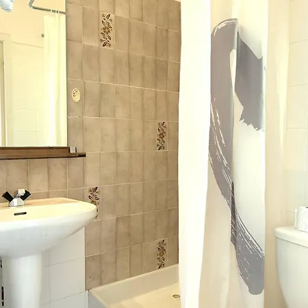 3 Pieces 6 Pers Avec Terrasse, Clim, Piscine Privee, Parking - Fr-1-251-81 * Le Lavandou