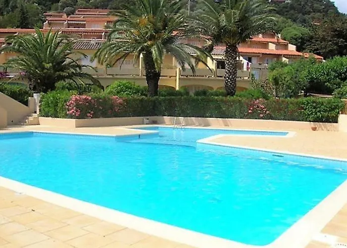 3 Pieces 6 Pers Avec Terrasse, Clim, Piscine Privee, Parking - Fr-1-251-81 * Ле-Лаванду