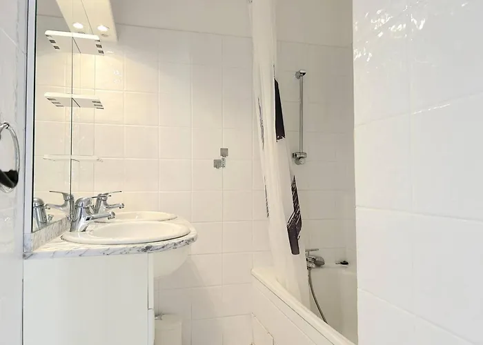 3 Pieces 6 Pers Avec Terrasse, Clim, Piscine Privee, Parking - Fr-1-251-81 Appartement Le Lavandou