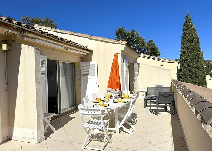 3 Pieces 6 Pers Avec Terrasse, Clim, Piscine Privee, Parking - Fr-1-251-81 Апартаменты *